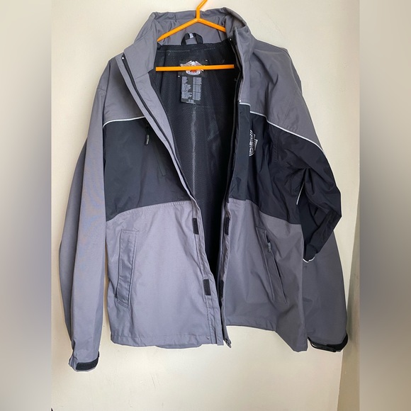 Harley Davidson Fall/Spring jacket - Picture 2 of 12